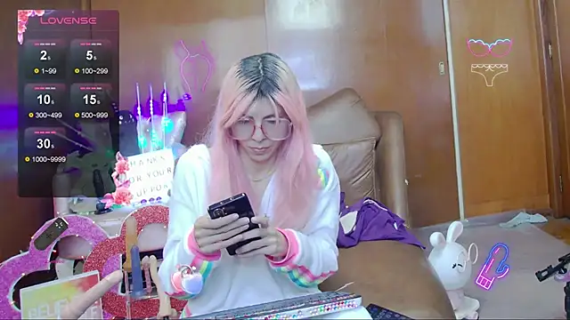 Skinygirl online show from 7, 11, 2025