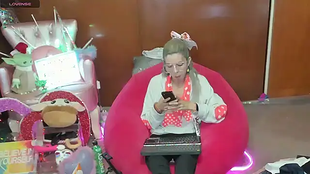 Skinygirl online show from 20, 5, 2026