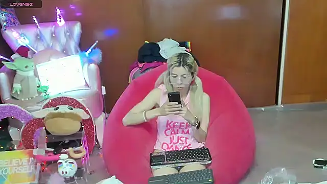 Snapshot of Skinygirl chatting on 11, 7, 2026 Skinygirl online show from 11, 7, 2026
