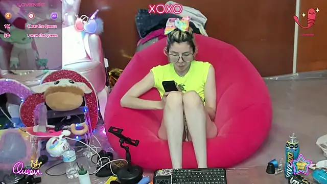 Snapshot of Skinygirl chatting on 1, 8, 2026 Skinygirl online show from 1, 8, 2026