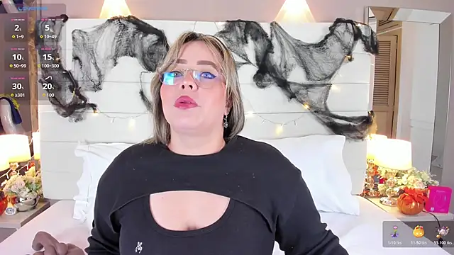 Snapshot of Charlotte93_ chatting on 17, 10, 2025 Charlotte93 online show from 17, 10, 2025