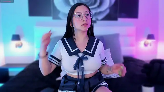 lucy neil online show from 24, 1, 2025