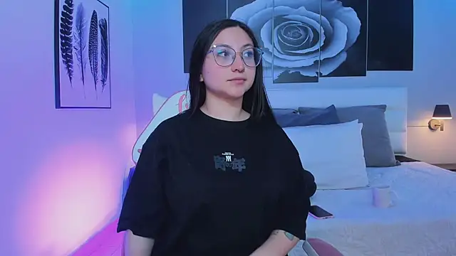 lucy neil online show from 7, 3, 2025