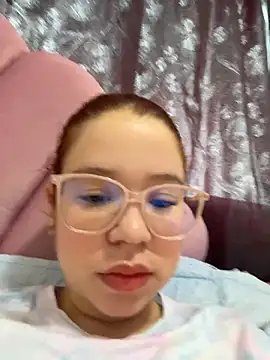 Lucyklein2022 online show from 13, 3, 2026