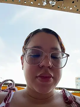 Snapshot of Lucyklein2022 chatting on 10, 6, 2026 Lucyklein2022 online show from 10, 6, 2026