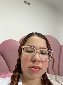 Lucyklein2022 online show from 22, 7, 2026
