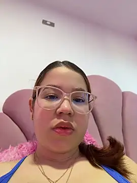 Lucyklein2022 online show from 24, 7, 2026