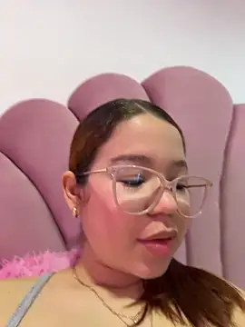 Lucyklein2022 online show from 25, 7, 2026