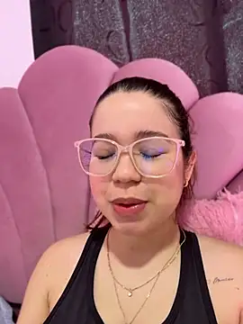 Lucyklein2022 online show from 27, 7, 2026