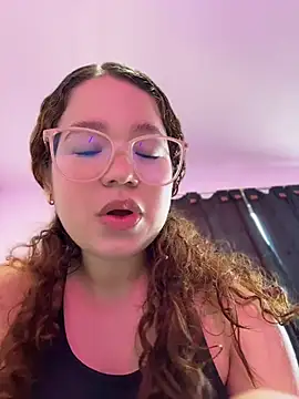 Lucyklein2022 online show from 30, 7, 2026