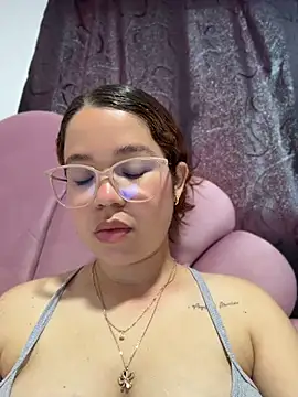 Lucyklein2022 online show from 3, 8, 2026