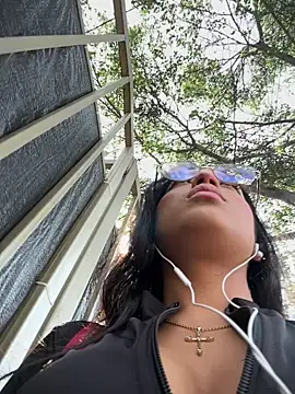 vaness weet online show from 8, 3, 2025