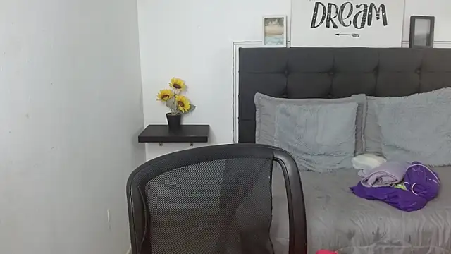 vaness weet online show from 11, 9, 2025