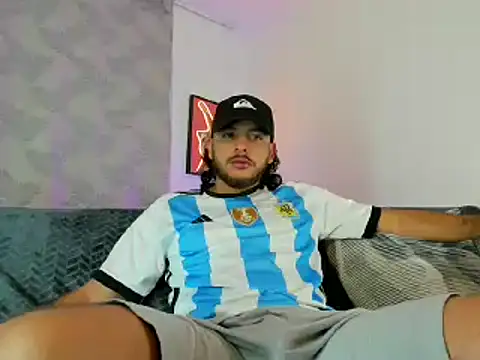 tuyo1995 online show from 9, 11, 2025