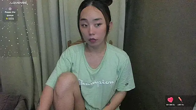 Snapshot of MissAyaCollins chatting on 17, 10, 2025 MissAyaCollins online show from 17, 10, 2025