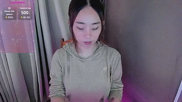 Snapshot of MissAyaCollins chatting on 8, 11, 2025 MissAyaCollins online show from 8, 11, 2025