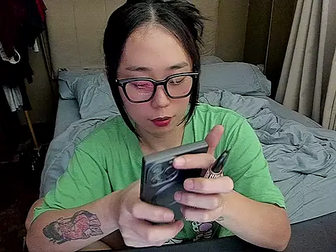 MissAyaCollins online show from 16, 4, 2026