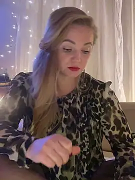 Snapshot of Lady__Maria chatting on 2, 12, 2024 Lady Maria online show from 2, 12, 2024