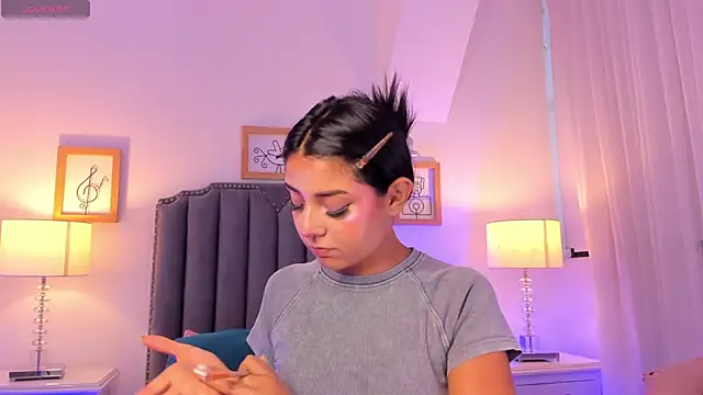 Snapshot of Emma_Torres__ chatting on 13, 1, 2025 Emma Torres online show from 13, 1, 2025