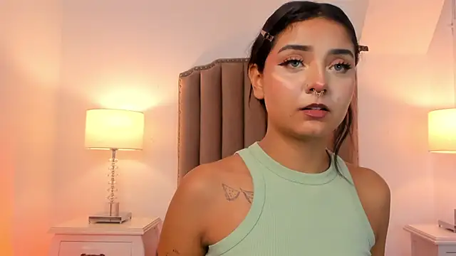 Snapshot of Emma_Torres__ chatting on 28, 2, 2025 Emma Torres online show from 28, 2, 2025