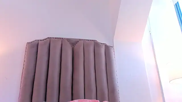 Snapshot of Emma_Torres__ chatting on 19, 3, 2025 Emma Torres online show from 19, 3, 2025