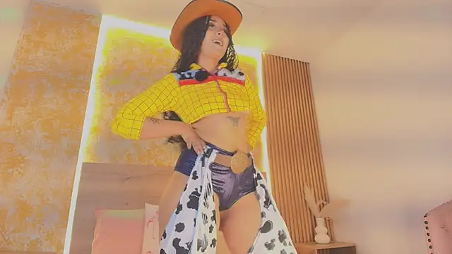 Snapshot of Emma_Torres__ chatting on 21, 9, 2025 Emma Torres online show from 21, 9, 2025