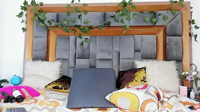 Snapshot of BellaKarla chatting on 22, 2, 2025 BellaKarla online show from 22, 2, 2025