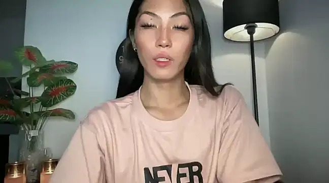 Bella Gordon online show from 8, 2, 2025