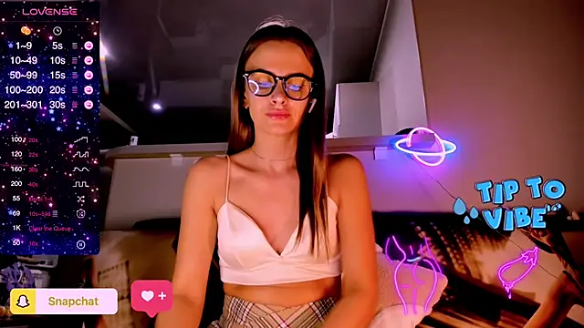 Snapshot of madina_taher chatting on 3, 2, 2025 madina taher online show from 3, 2, 2025