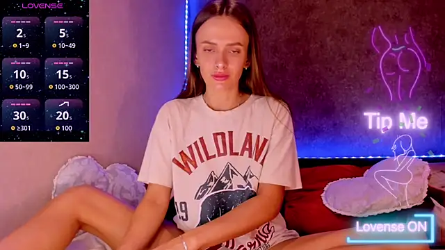 Snapshot of madina_taher chatting on 13, 3, 2025 madina taher online show from 13, 3, 2025