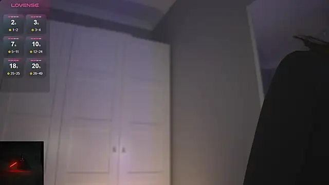 Snapshot of -JuicyMolly- chatting on 28, 11, 2025 -JuicyMolly- online show from 28, 11, 2025