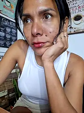 Snapshot of Doll_Loren chatting on 4, 2, 2025 Doll Loren online show from 4, 2, 2025