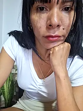 Snapshot of Doll_Loren chatting on 17, 2, 2025 Doll Loren online show from 17, 2, 2025