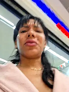 Snapshot of Doll_Loren chatting on 5, 3, 2025 Doll Loren online show from 5, 3, 2025