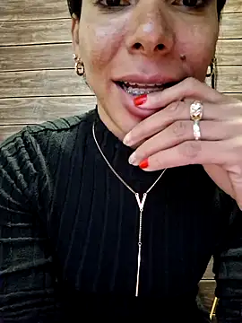 Snapshot of Doll_Loren chatting on 8, 9, 2025 Doll Loren online show from 8, 9, 2025