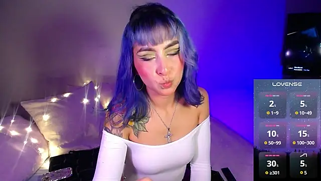 Snapshot of Cinamoonn chatting on 11, 12, 2024 Cinamoonn online show from 11, 12, 2024