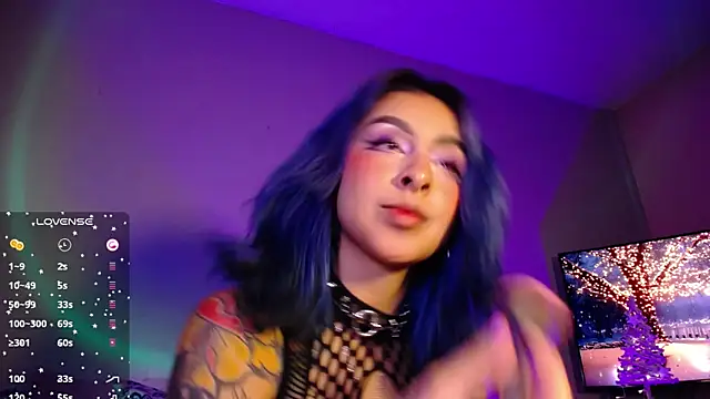 Snapshot of Cinamoonn chatting on 5, 1, 2025 Cinamoonn online show from 5, 1, 2025