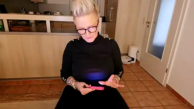 Snapshot of German_Milf chatting on 4, 1, 2025 German Milf online show from 4, 1, 2025