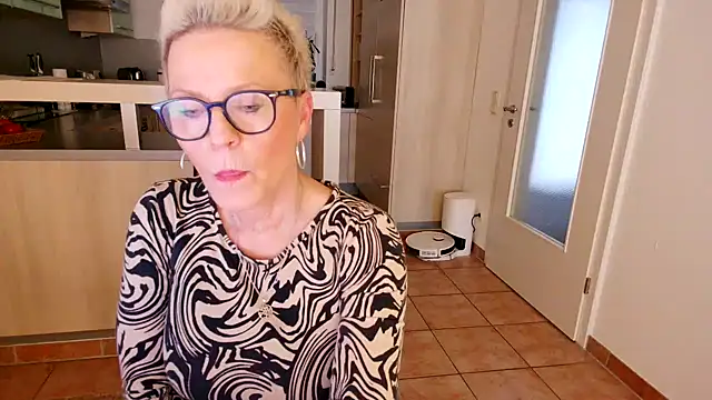 Snapshot of German_Milf chatting on 6, 1, 2025 German Milf online show from 6, 1, 2025
