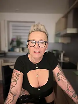 Snapshot of German_Milf chatting on 10, 1, 2025 German Milf online show from 10, 1, 2025