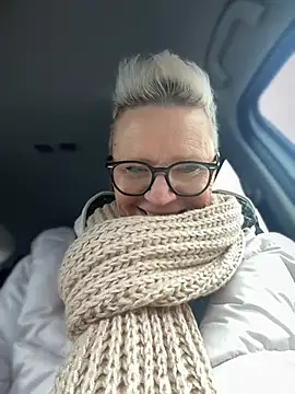 Snapshot of German_Milf chatting on 21, 1, 2025 German Milf online show from 21, 1, 2025