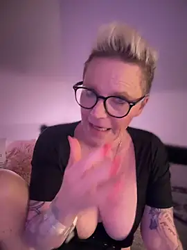 Snapshot of German_Milf chatting on 21, 2, 2025 German Milf online show from 21, 2, 2025