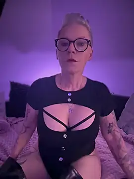 Snapshot of German_Milf chatting on 27, 2, 2025 German Milf online show from 27, 2, 2025