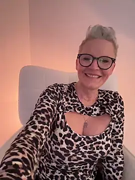 Snapshot of German_Milf chatting on 2, 3, 2025 German Milf online show from 2, 3, 2025
