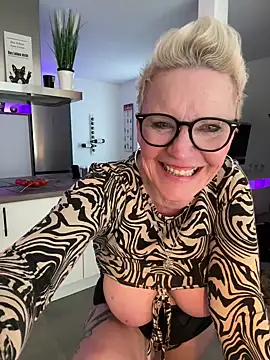 Snapshot of German_Milf chatting on 20, 3, 2025 German Milf online show from 20, 3, 2025