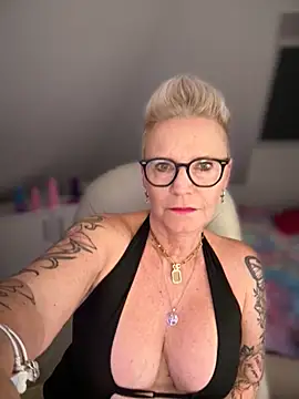 Snapshot of German_Milf chatting on 5, 11, 2025 German Milf online show from 5, 11, 2025