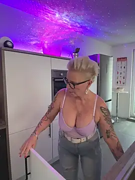 Snapshot of German_Milf chatting on 9, 11, 2025 German Milf online show from 9, 11, 2025