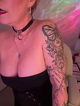 Snapshot of German_Milf chatting on 19, 12, 2025 German Milf online show from 19, 12, 2025