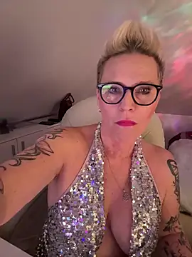 Snapshot of German_Milf chatting on 21, 12, 2025 German Milf online show from 21, 12, 2025