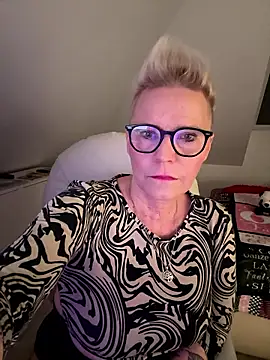 Snapshot of German_Milf chatting on 8, 1, 2026 German Milf online show from 8, 1, 2026